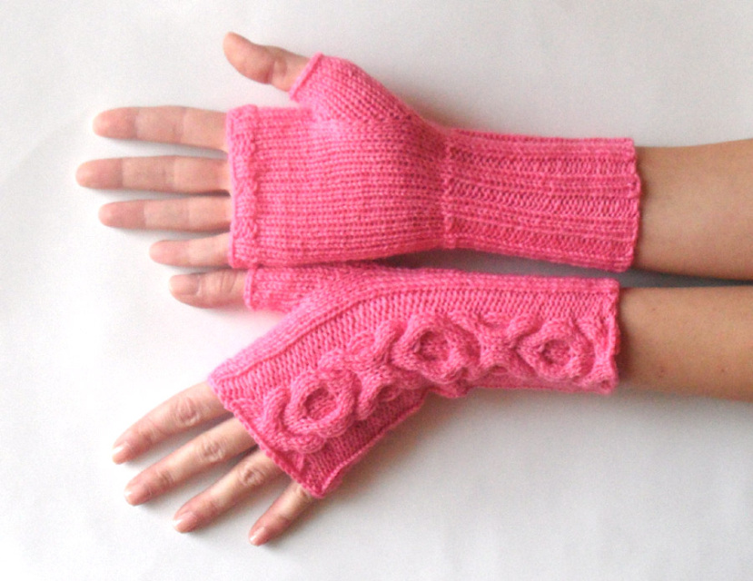 Knit XO Cable Fingerless Gloves Pattern P0011